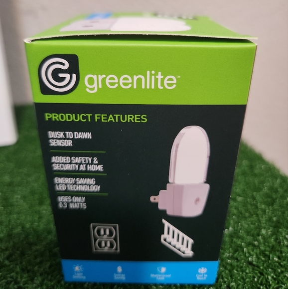 Greenlite LED Nite Lite Built in sensor 2 pack - Picture 2 of 5